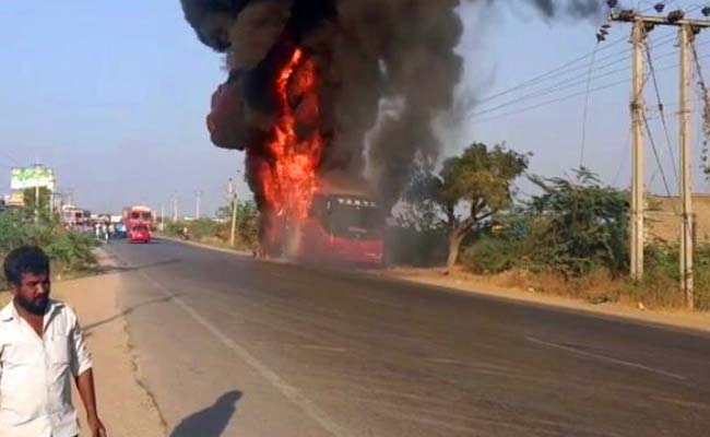 حریق اتوبوس با ۳۰ مسافر در هند